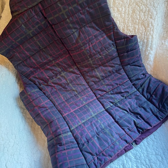 Ann Taylor Loft Puffy Vest - Picture 5 of 5